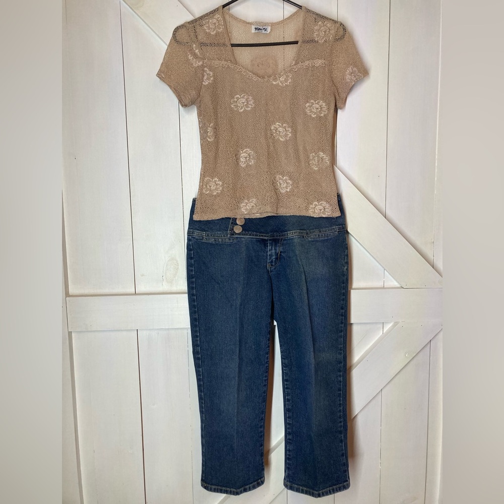 Maine Stretch Lace Top paired with No Boundaries Jean Capris